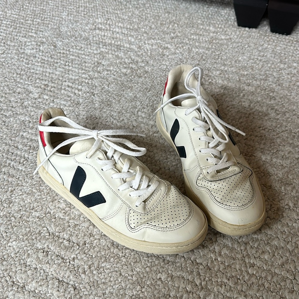 Vejia Red and Blue Sneakers